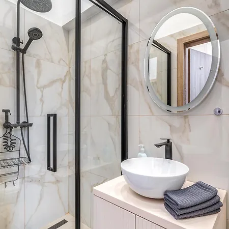 Opera - D10 Apartment *